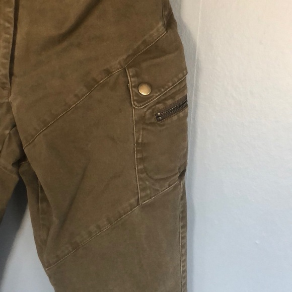 LLBean Signature Army green pants size 4 - Picture 2 of 6